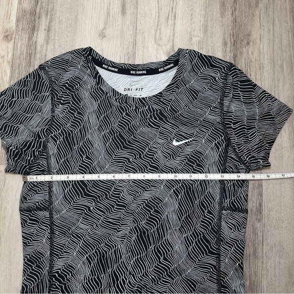 Nike Running Dri-Fit Patterned Fitted T-Shirt Black/White Size XS - Picture 6 of 9
